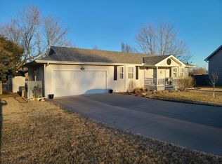 1102 Red Sky Ct, Winfield, KS 67156
