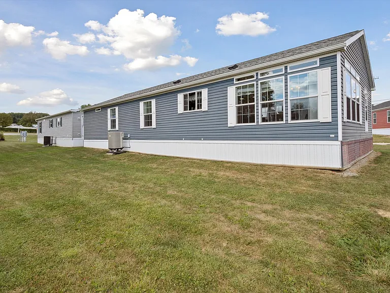 Sunny Acres — Photo 31
