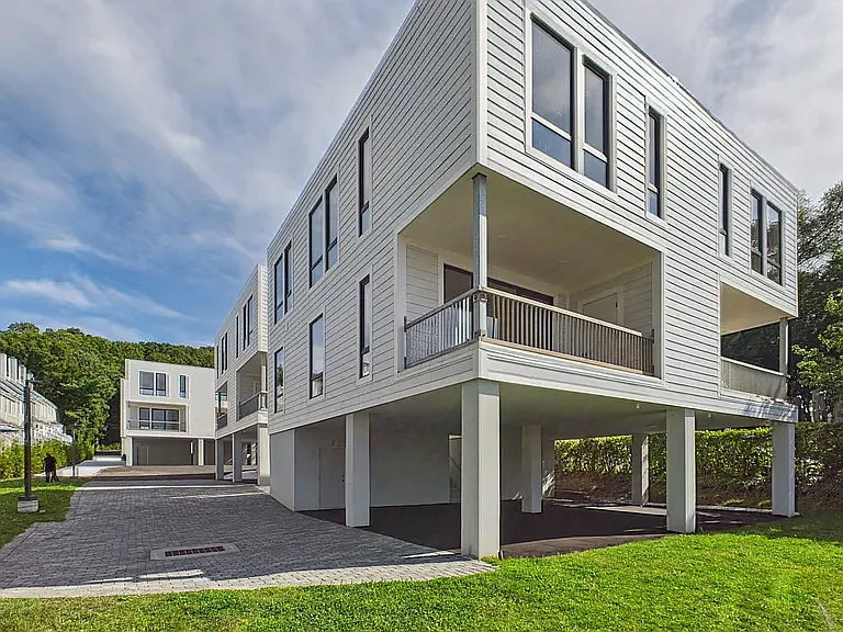 Building Photo - 906 Quinnipiac Ave #1