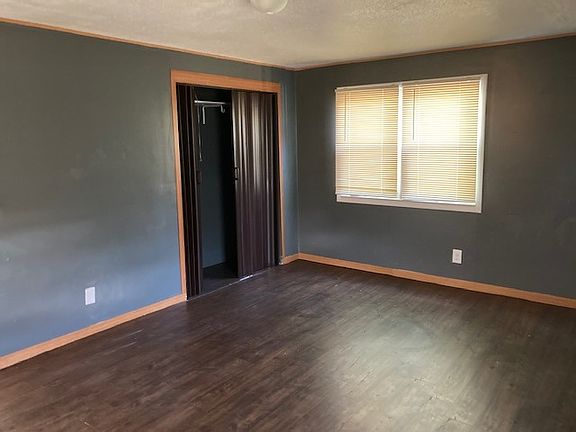 3rd image of 137 Loraine Dr APT 302