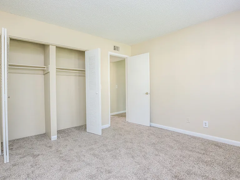 Silversmith Creek Apartments — Photo 35