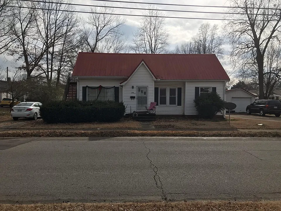 206 Cherry Ave