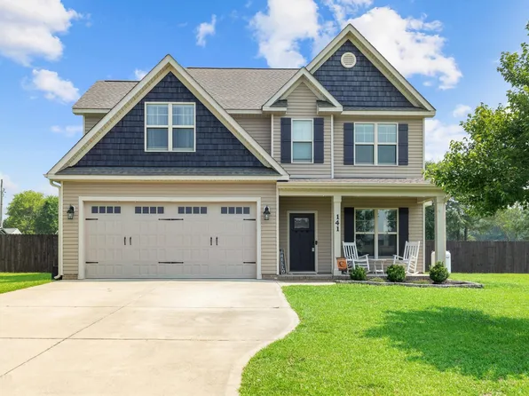 141 Braddock Dr, Lillington, NC 27546