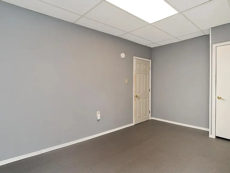 230 W Main St #2 — Photo 3