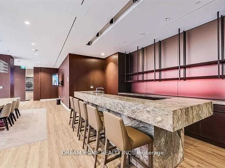 576 Front St W #601 — Photo 10