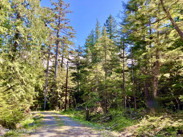510 Clarence Strait Dr, Coffman Cove, AK 99918