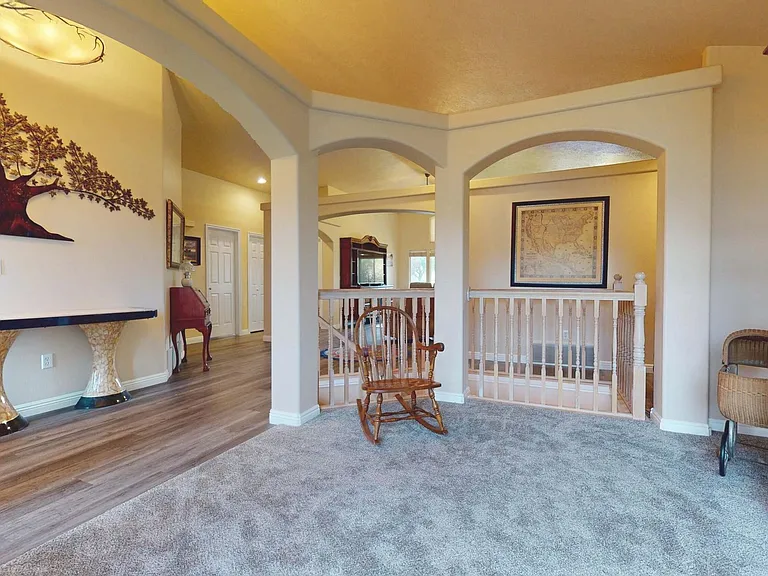 853 W Kestrel Ct — Photo 5