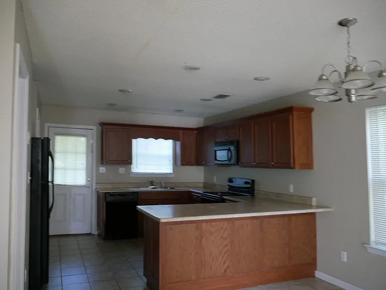 149 W Main St — Photo 6