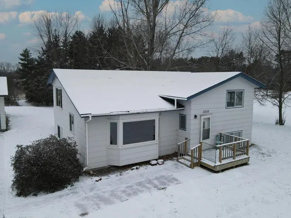 3250 Luan Dr NE, East Bethel, MN 55011