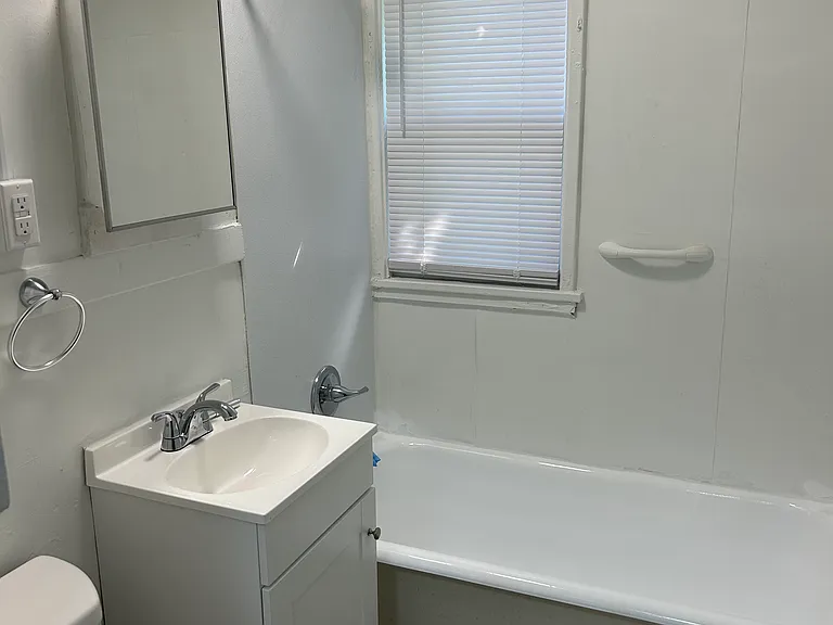 100-38D Midland Hts — Photo 8