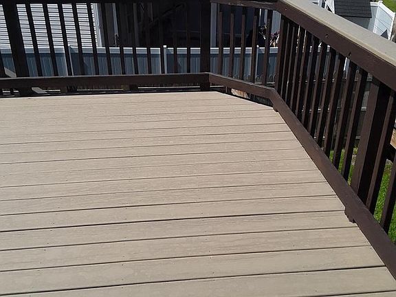 3rd image of 660 Hunting Fields Rd