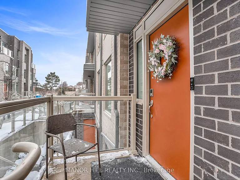 7 Applewood Ln #228 — Photo 3