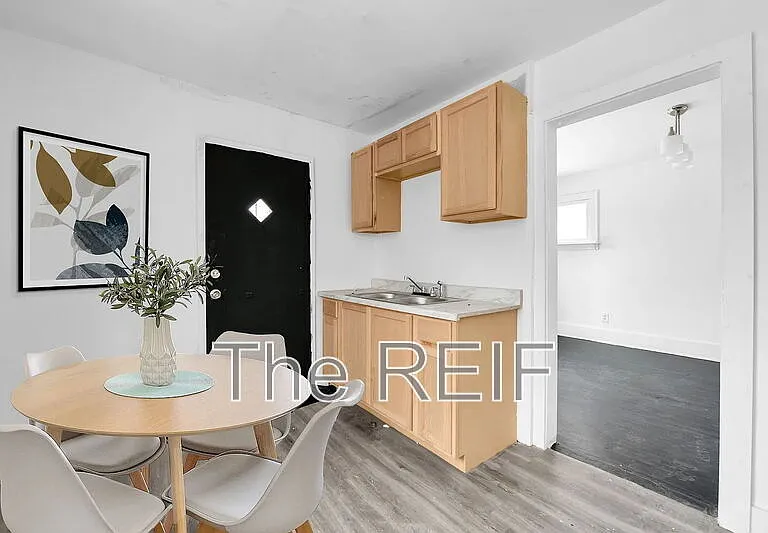 15906 Alden St — Photo 3
