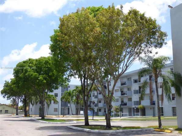 1221 SW 122nd Ave APT 217, Miami, FL 33184