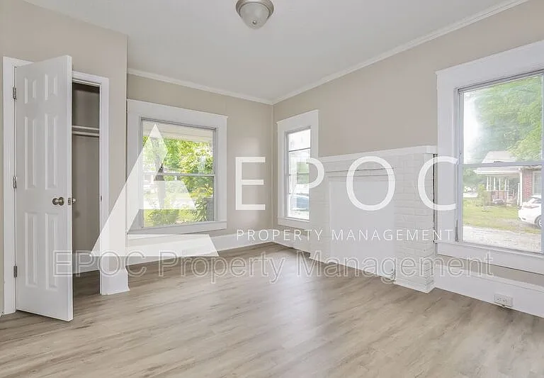 1100 Elwell Ave — Photo 7
