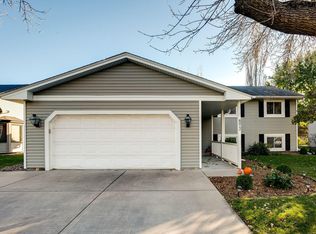 8012 Upper 145th St W, Apple Valley, MN 55124