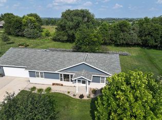 3412 Kuchel Trl, Milford, IA 51351