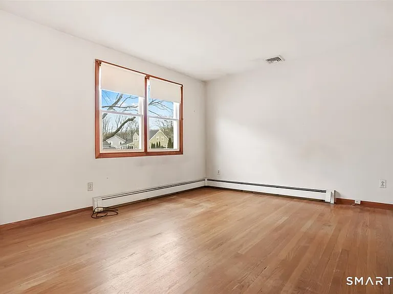 732 Tunxis Hill Rd — Photo 9