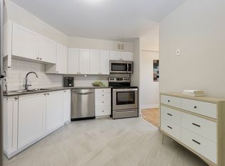 500 Scarlett Rd, Toronto, ON M9P 2S1