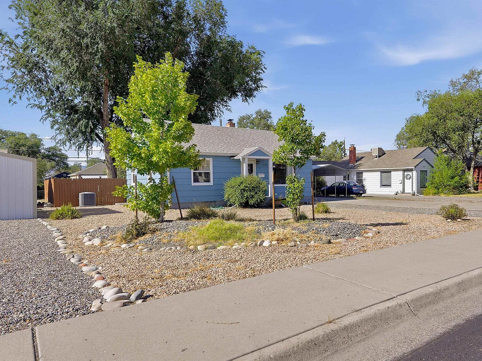 3 bed, 1979 sqft, $2,000 — Photo 2