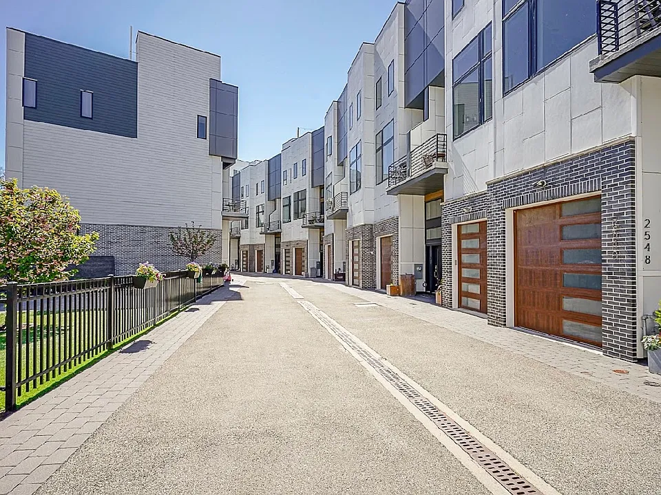 2534 Graduate Sq