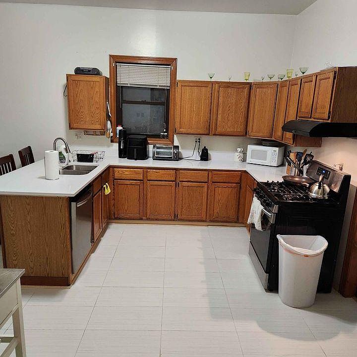 1st image of 819 W Wrightwood Ave