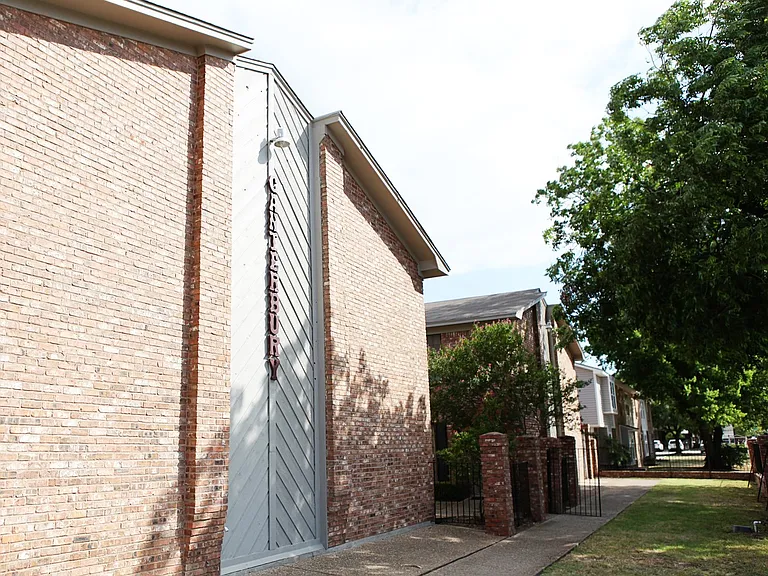 1300 Speight Ave — Photo 1