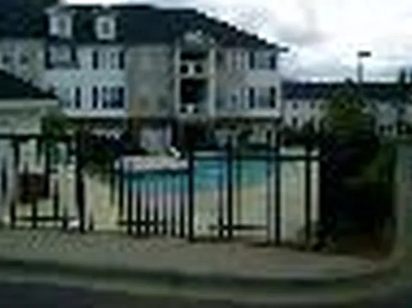 6464 Park Pond Dr, Charlotte, NC 28262