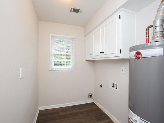 5th image of 4065 Windtree Ln