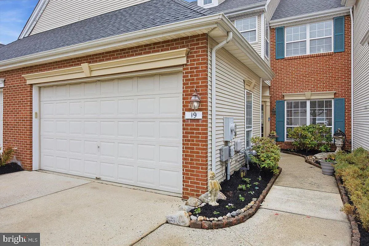 19 Grand Banks Cir photo 1