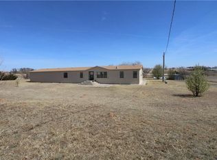 20062 E 950th Rd, Hammon, OK 73650