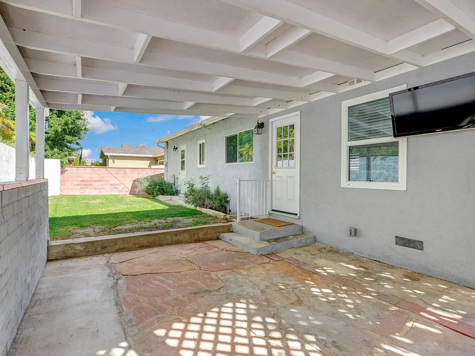 23015 Kathryn Ave — Photo 3