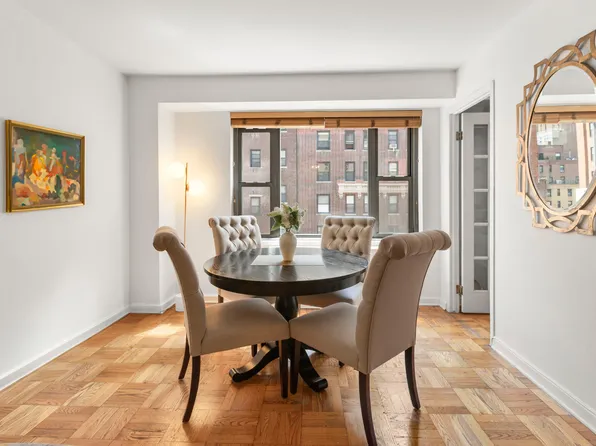 310 Lexington Avenue image 2 of 12