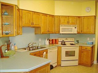 3rd image of 927 Fenway Ct