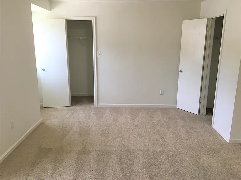 414 Sedgewick Ct — Photo 16