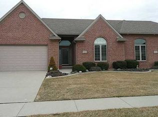 14814 Lake Winds Dr, Perrysburg, OH 43551