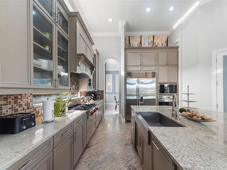 4326 Isabella Cir — Photo 3