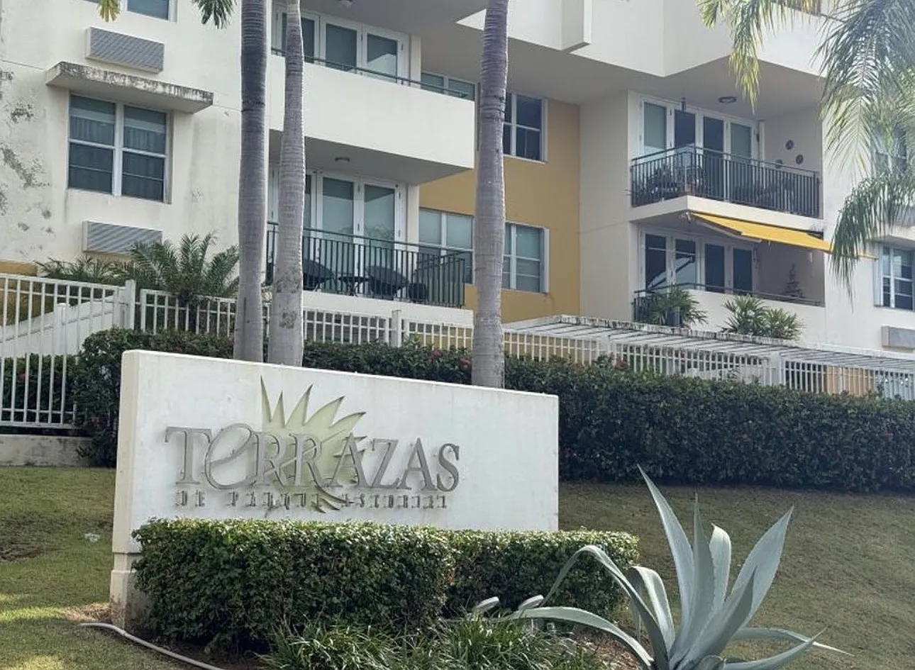 3 bed, $2,200 — Photo 1
