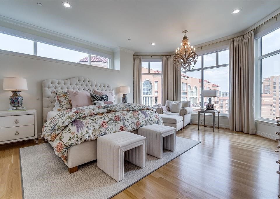 1st image of 2828 Hood St APT 806