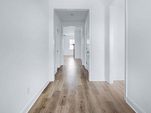 4th image of 5144 Greentree Dr