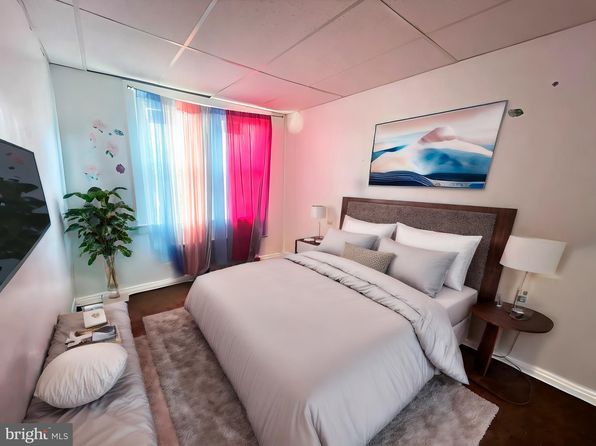 philadelphia-pennsylvania-2067578747 picture