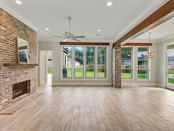 4th image of 645 Chateau Andelot
