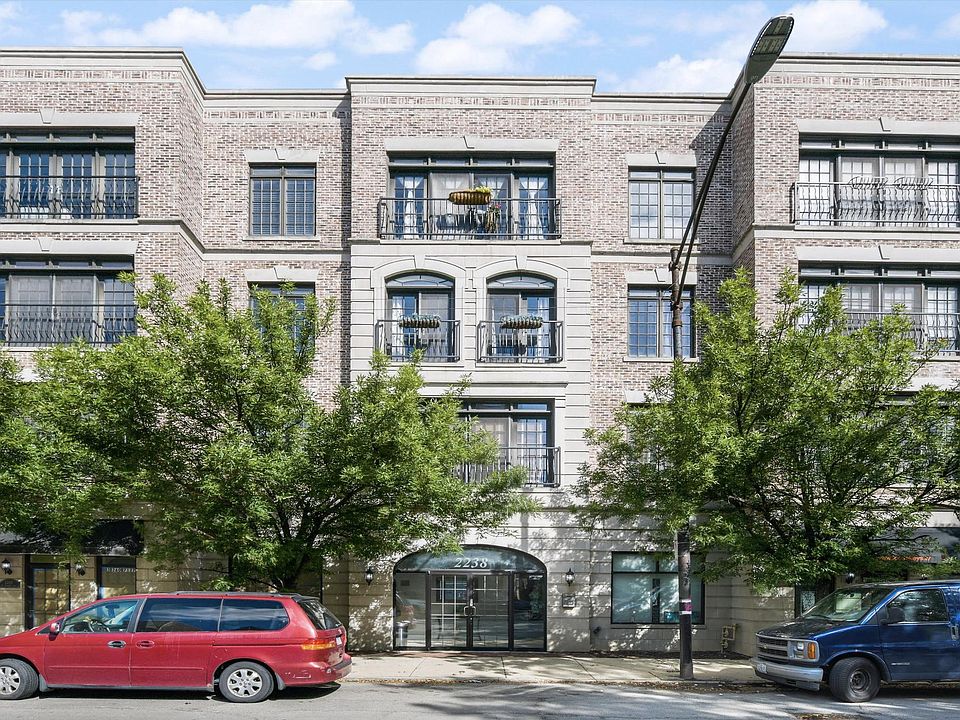 1st image of 2238 W Belmont Ave Unit 3