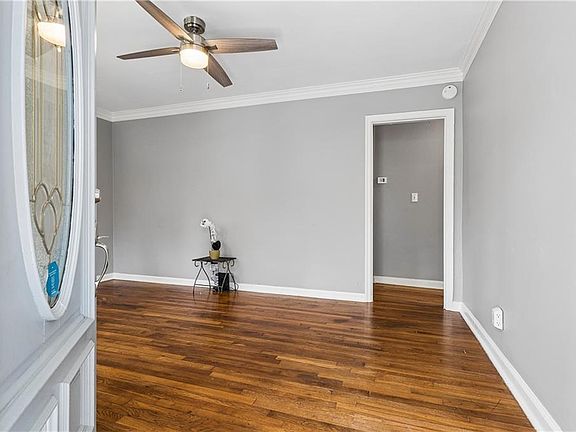 3rd image of 2270 1st Ave NE