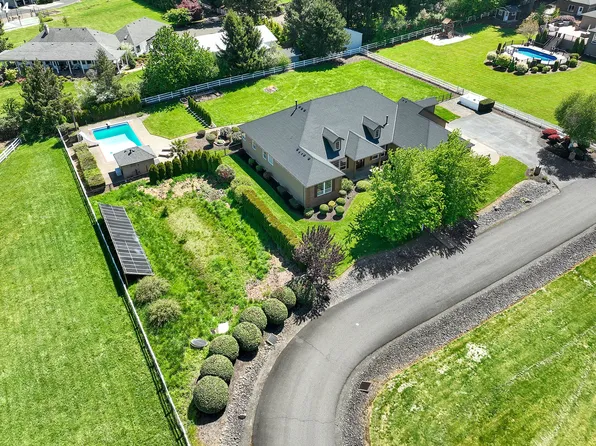 17766 S Joanne Ln, Oregon City, OR 97045