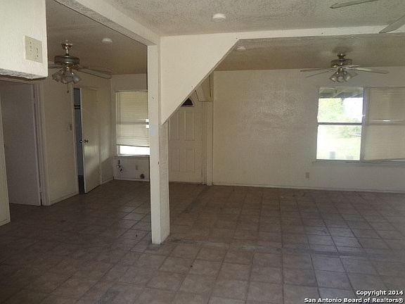 4th image of 226 Esmeralda Dr