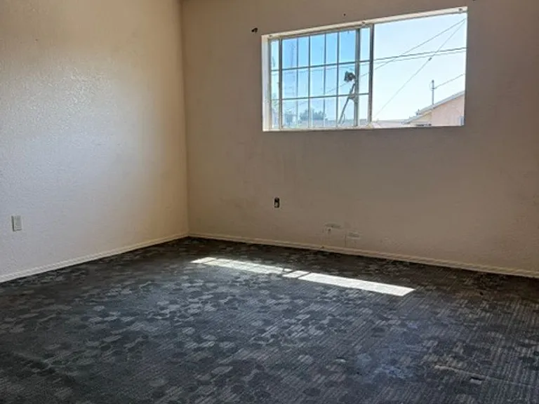 4214 Avalon Blvd — Photo 4