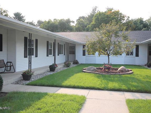 2nd image of 7419 Pinegrove Ct #116