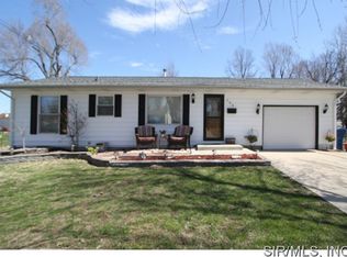 702 Galahad Ln, Troy, IL