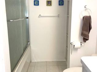 6 Stan Ct #1, Old Bethpage, NY 11804
